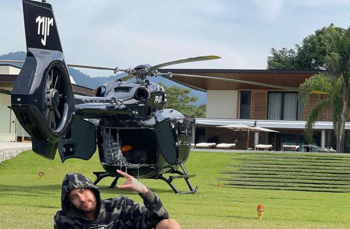 Neymar boasted a helicopter for 10 million